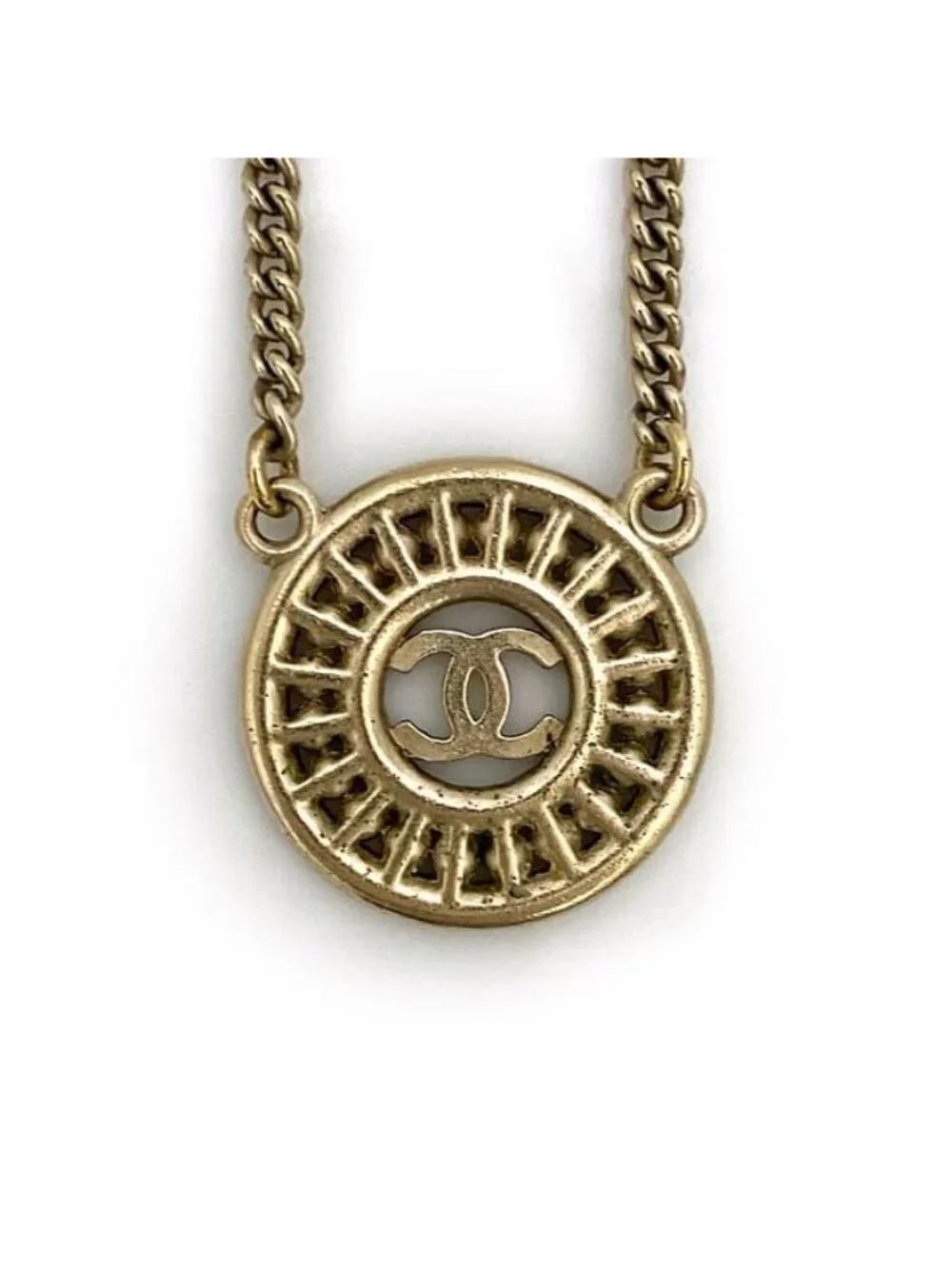 CHANEL necklace gold